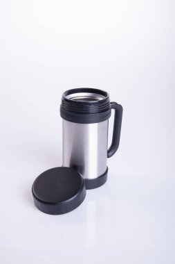 Termo veya bir arka plan üzerine termo şişesi.