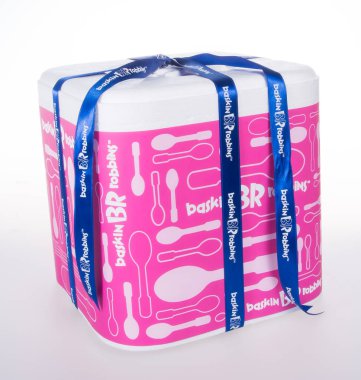 Singapur - jan 04 2016: Baskin Robbins dondurma kutusunu ba