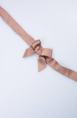 Şerit veya bir arka plan üzerinde altın şerit.