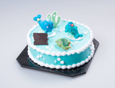 kek veya bir arka plan üzerinde dondurmalı kek.