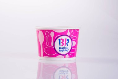 Singapur - 25 Ağustos 2015 Baskin Robbins dondurma Kupası.