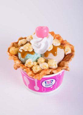 Singapur - 25 Ağustos 2015 Baskin Robbins dondurma.