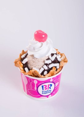 Singapur - 25 Ağustos 2015 Baskin Robbins dondurma.