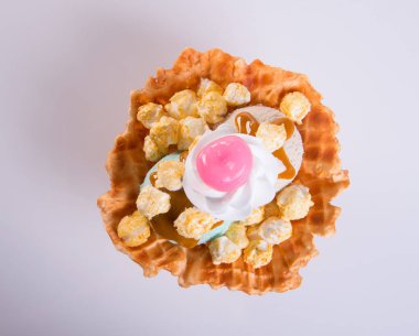 dondurma kaşık veya arka plan üzerinde karışık dondurma.