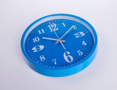 bir arka plan üzerinde saat veya duvar saati.