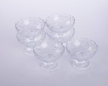 cam kase veya kristal cam kase arka plan üzerinde.