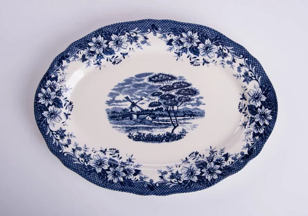 plaka veya arka plan üzerinde elle boyanmış plaka üzerinde çiçek.