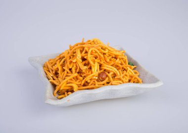 murukku veya geleneksel Hint snack chakli ve chakali backgr üzerinde