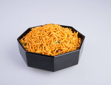 murukku veya geleneksel Hint snack chakli ve chakali backgr üzerinde