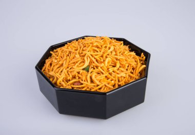 murukku veya geleneksel Hint snack chakli ve chakali backgr üzerinde