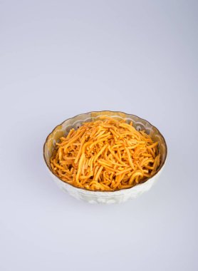 murukku veya geleneksel Hint snack chakli ve chakali backgr üzerinde