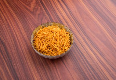 murukku veya geleneksel Hint snack chakli ve chakali backgr üzerinde