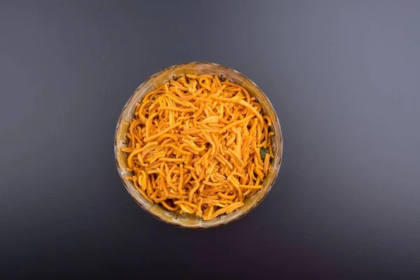 Murukku or traditional indian snack chakli and chakali on backgr — Stock Photo, Image