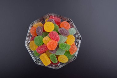 şeker ya da jöle şekerler arka planda.