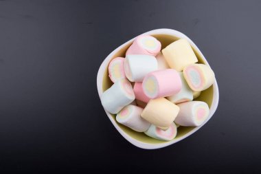 marshmallow veya şekerleme şeker arka planda.
