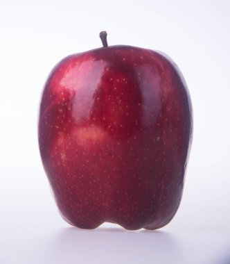 elma veya bir arka plan üzerinde kırmızı elma.