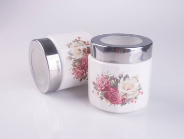 Seramik gıda konteyner arka plan üzerinde veya gıda kabı.