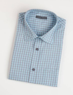 gömlek erkekler için bir arka plan üzerinde katlanmış.