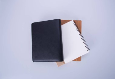 günlük ya da arka plan üzerine açık deri notebook.
