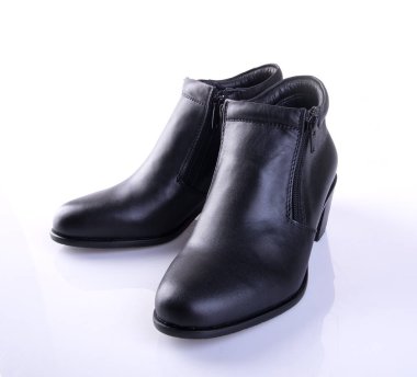 Ayakkabı veya bir arka plan üzerinde siyah renkli Bayan Ayakkabı.