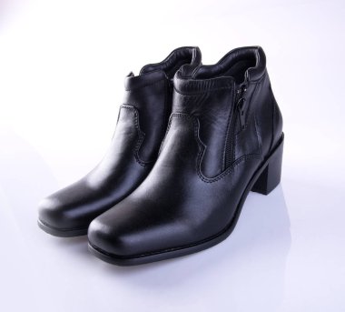 Ayakkabı veya bir arka plan üzerinde siyah renkli Bayan Ayakkabı.