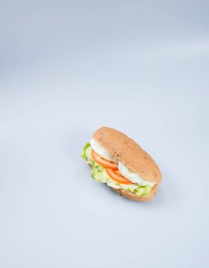 sandviç ya da lezzetli yumurtalı sandviç arka plan üzerinde.