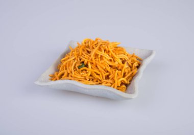 murukku veya geleneksel Hint snack chakli ve chakali backgr üzerinde