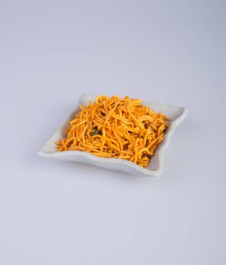 murukku veya geleneksel Hint snack chakli ve chakali backgr üzerinde