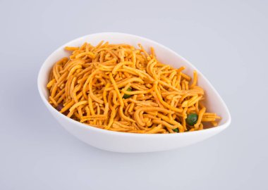 murukku veya geleneksel Hint snack chakli ve chakali backgr üzerinde