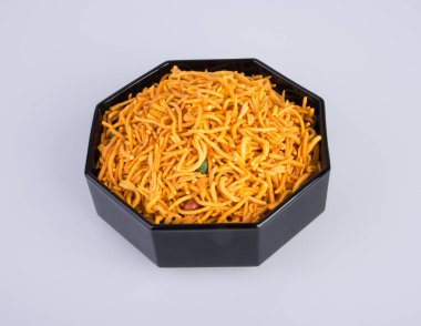 murukku veya geleneksel Hint snack chakli ve chakali backgr üzerinde