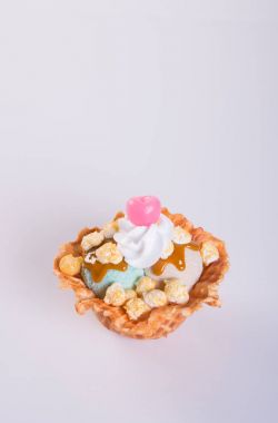 dondurma kaşık veya karışık dondurma kaşık toz dondurma arka plan üzerinde