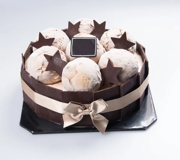 Torta o torta di gelato di compleanno su sfondo . — Foto Stock