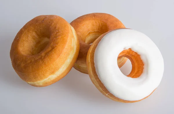 Donut eller välsmakande donut i bakgrunden. — Stockfoto