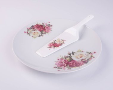 plaka veya bir arka plan üzerinde pasta tabağı.