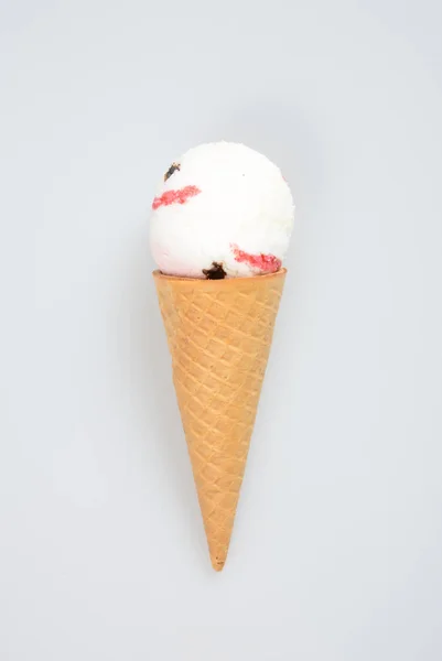 Cone de sorvete ou sorvete no fundo . — Fotografia de Stock