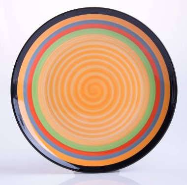 plaka veya arka planda seramik sofra.