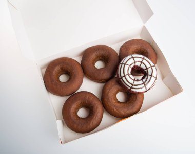 çörek veya bir arka plan üzerinde çörek kutusu