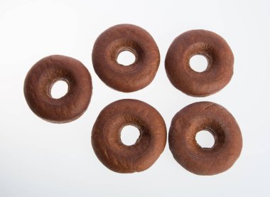 çörek veya bir arka plan üzerinde taze çörek.