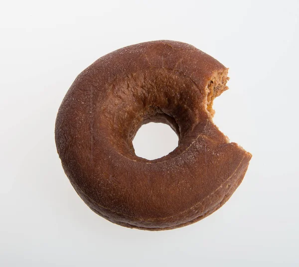 Donut Donut Com Mordida Falta Fundo — Fotografia de Stock