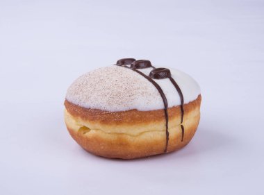 çörek veya bir arka plan üzerinde çikolatalı çörek