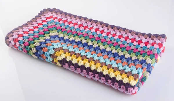 毛布や背景にかぎ針編みのブランケット — ストック写真