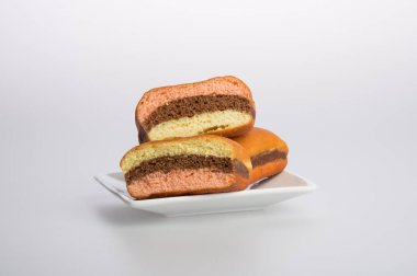 çörek veya bir arka plan üzerinde taze çörek.