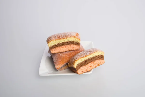 Donut ou donut de açúcar em um fundo . — Fotografia de Stock