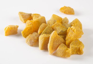 meyve ya da arka planda kuru zencefil korunmuş.