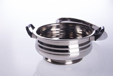 saklama kapları ya da paslanmaz çelik gıda kapları bir backgrou üzerinde