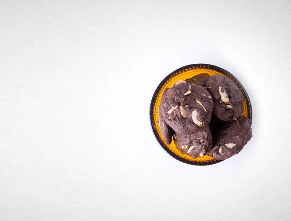 曲奇饼或背景上的杏仁巧克力饼干 — 图库照片