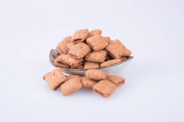 bir arka plan üzerinde krem çikolata çerez ya da bisküvi dolu.