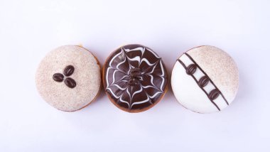 çörek veya bir arka plan üzerinde çikolatalı çörek