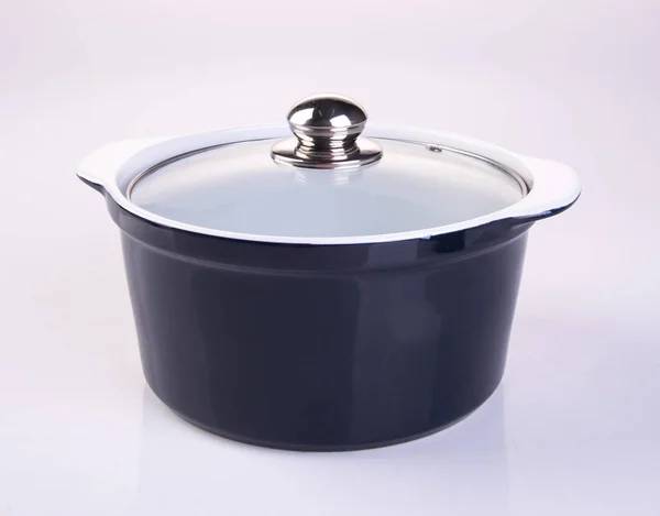 Pot ou pot de nourriture en céramique sur fond . — Photo