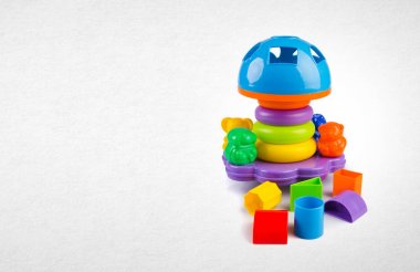 Şekil Sıralayıcısı veya Childs şekil sıralayıcısı bir arka plan üzerinde oyuncak